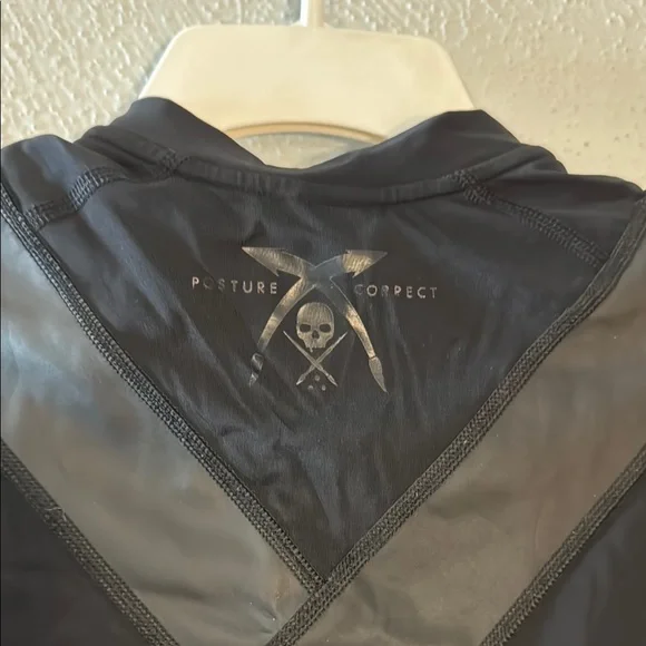 Virus/Sullen posture correction compression shirt - Picture 4 of 4